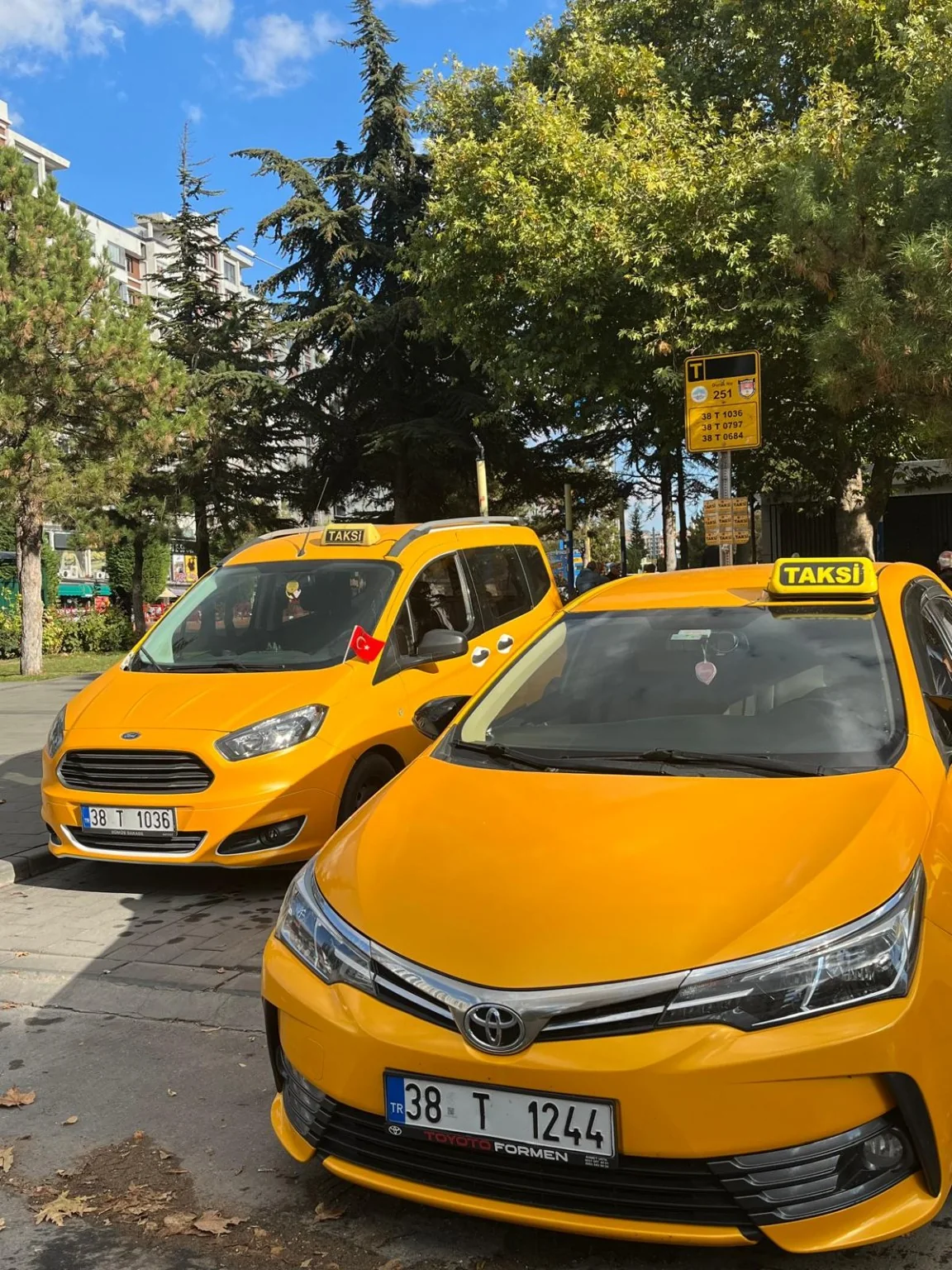 Talas Taksim Taksi sarı Toyota taksi